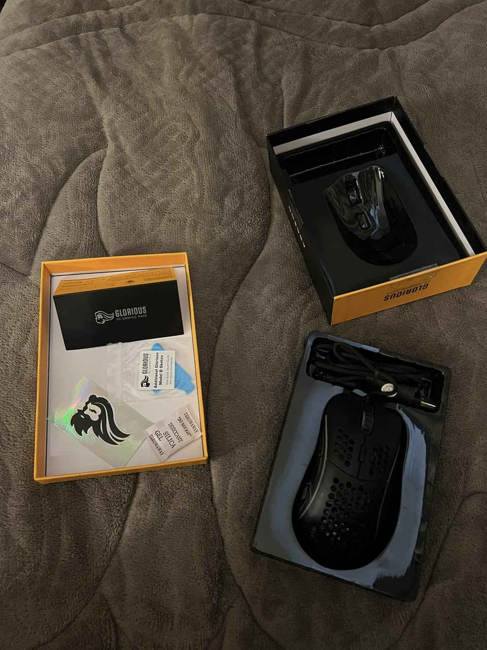 ماوس كلوريوس  وزن 68 gGlorious Model D أصلي
وزن خفيف 68g
مستعمل استعمال نظيف جداً
وبعدة وية الملحقات وغير ملموسات
يشتغل 100% بدون مشاكل
مثل ما موضح بالصور

💰السعر: 65,000 وبي مجال بسيط 
📍المكان: بغداد ، علي الصالح
تواصل خاص او واتس:***********
