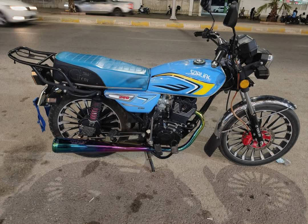 دراجه سونلك موديل 2024 محرك اسود محرك 200cc دراجه نضافه خير من الله مجهزه تجهيز كامل مال دلفري سعرها 850بيه مجال بصيط الي مو شراي لا يتعبني مكاني الحوز رقمي ***********
