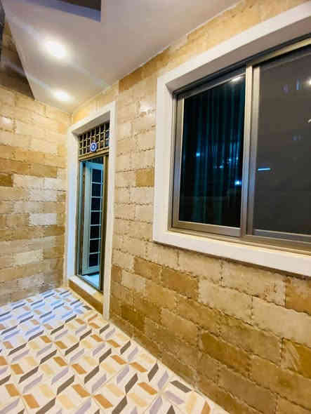 السلام عليكم

دار ١٥٠م حديث ٢٠٢٥

واجهه ٧ونص نزال ٢٠م

صاله
مطبخ
حولي
غرف نوم ٤
حمامات ٣
ترك
سطح

السعر ٣٨٠مليون والتفاوض مع صاحب العقار 

غزاليه شارع البداله خلف التجاري

للاستفسار مكتب الطائي للعقار ***********
