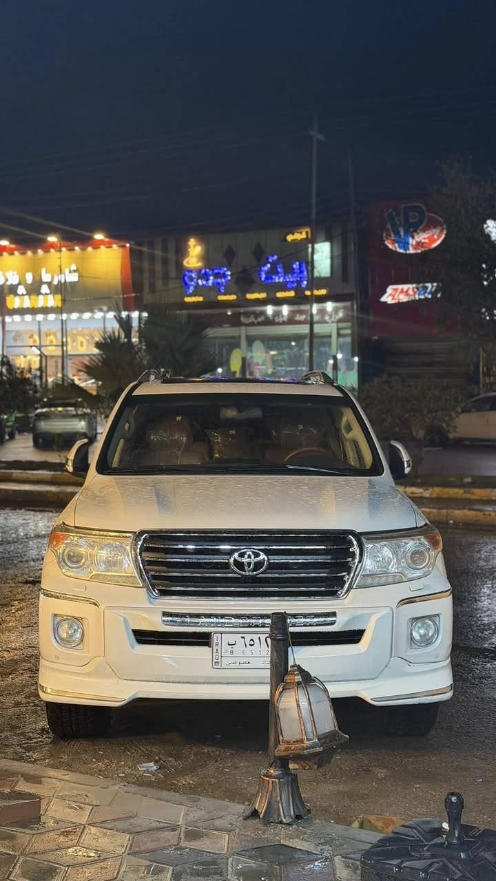 لاندكروز 2013 فول مواصفات بريم 
كفاله عامه من البارد ولصبغ ولضربه جديده شرط الحديده مالتها ما مفتوحه تخم تاير برغي مناقصها مكينه 8 
رقم بغداد باسمي سنويه لل26 
مكاني ناصريه 
السعر 375 
***********
