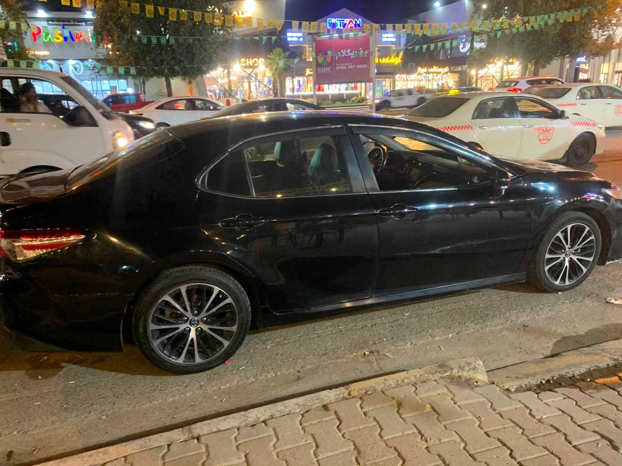 كامري 18 LE محسن دخول ذكي  تشغيل بصمه مري تعتيم ذاتي و هيتر رادار امي خلفي جانبي كشن كهرباء الحفاض على المسار  بيها باب السايق شبر و الباب السكن و الچاملغ الخلفي شبر رقم اربيل جديد  السعر 149 للاستفسار الاتصال على الرقم ***********
