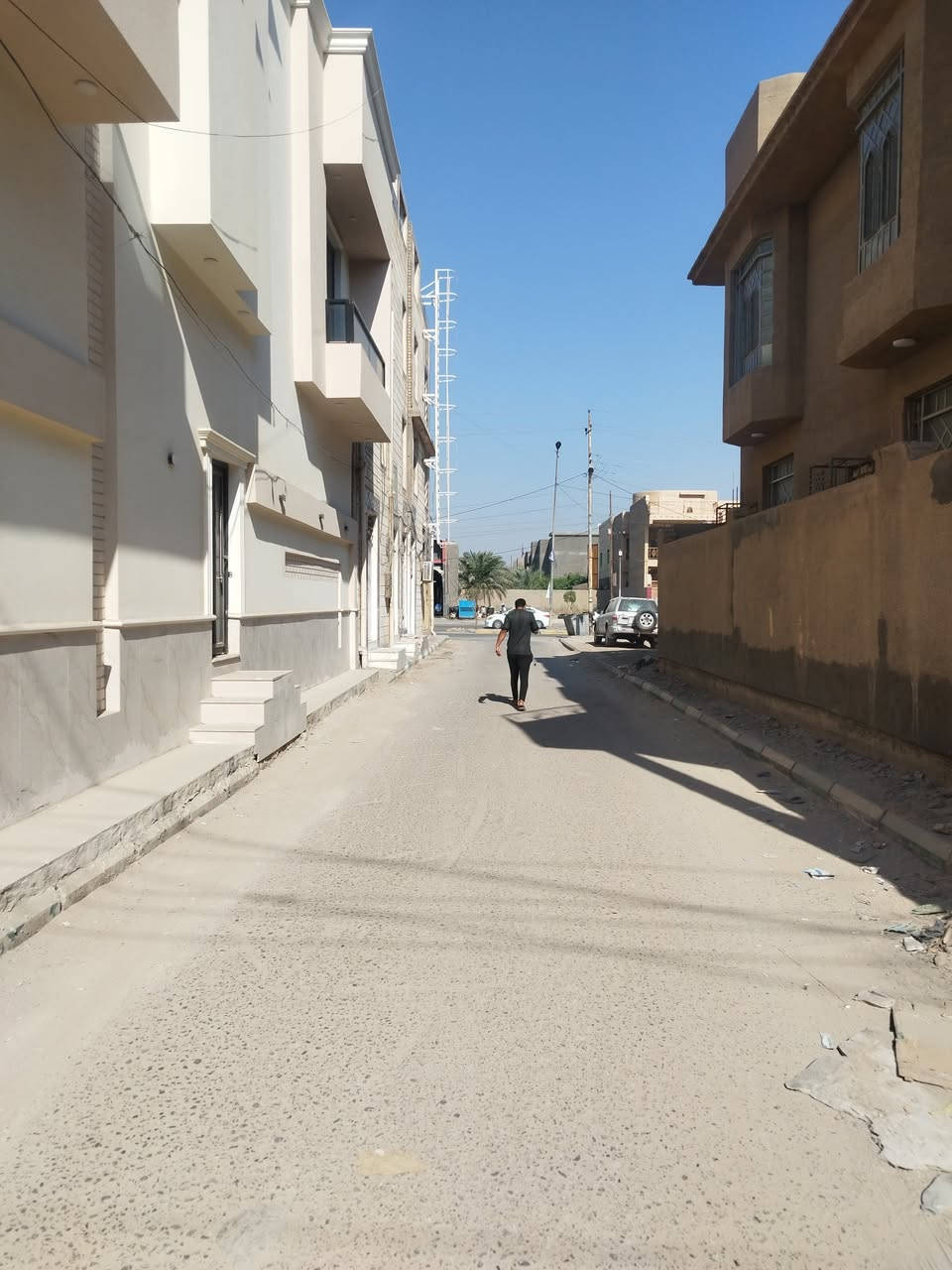 بيت للبيع حي الصدر/جهة النادي الرياضي/طابق واحد//

المساحه 220متر //

ثالث بيت عن الشارع العام/يفتح على الشارع النازل من مجمع الألماني///

ملاحظه هامه/مراحل العمل من قلع الأرض إلى هذه المرحلة موجوده/شغل ومواد درجة أولى من ماء /ومجاري/وكهرباء/ومعالجة الارضه//حاليا البيت ملبوخ من الداخل مساطر/يباع على هذه المرحلة/

البيت مطلوب للاسكان 30مليون 

للاستفسار الاتصال على ارقام المكتب 

***********/حسين حسيب واتساب 

***********/حسين حسيب واتساب/

أو مراجعه مكتب الضامن للعقارات حي الصدر مجاور صيدليه ركن العلاج
