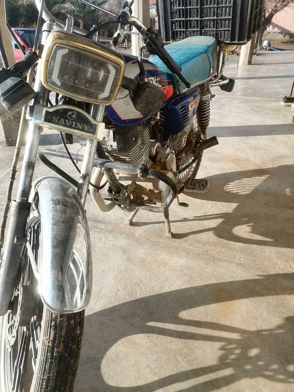 السلام عليكم ماطور سافيني للبيع محرك خمسه گير مامفتوح، العيب الوحيد البي بونبرين الورا السعر 300 وبي مجال *********** ***********
