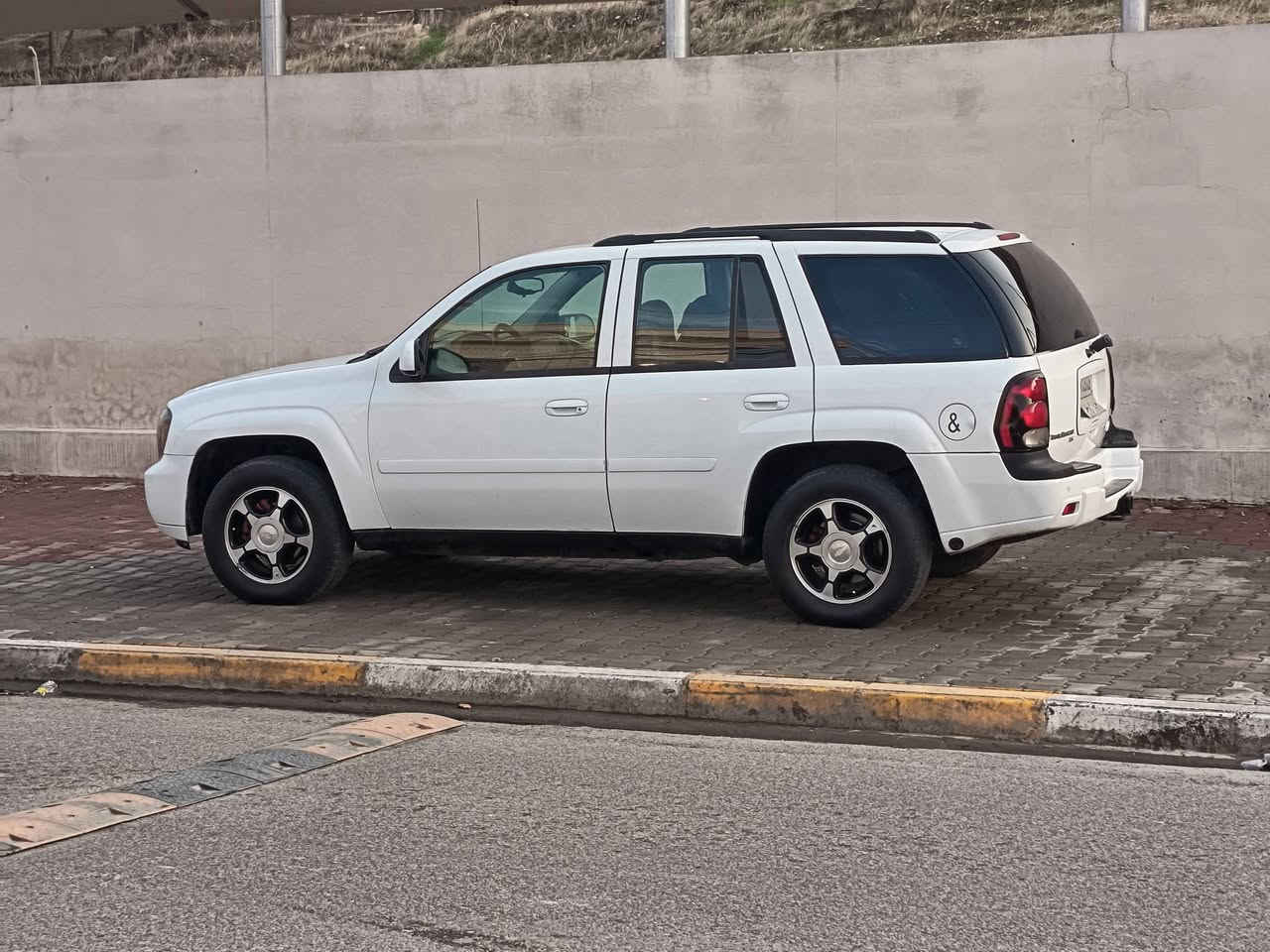 بلايزر موديل ٢٠٠٨ محرك ابيض بجم تاهو  منظومه غاز و بنزين. شرط تحويل. سياره فقد باب خلف سكن صبغ بشرط سونر  مكاني كركوك. سعره ١١٠   رقم  موبايل ***********
