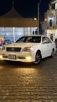 جميعاً سياره كراون ملكه للبيع🔱 موديل 2000🔆 اربع كشنات جلد كهرباء✅ فتحه...