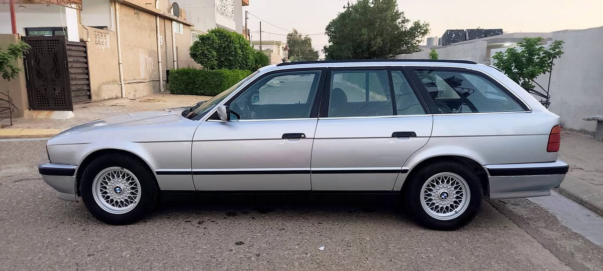 بي ام دبليو موديل 92 حجم 525 كبس بلادي كير محرك شرط تبريد فقط غاز صبغ لجمالية فقط بدون حادث صدر امامي خلفي تايرات باتري جديد كهربائيات فول شغال قفل مركزي سنوية مشروع وطني جديد باسمي شرط تحويل او وكاله الشراي يتصل *********** سعر 45 كركوك, العراق
