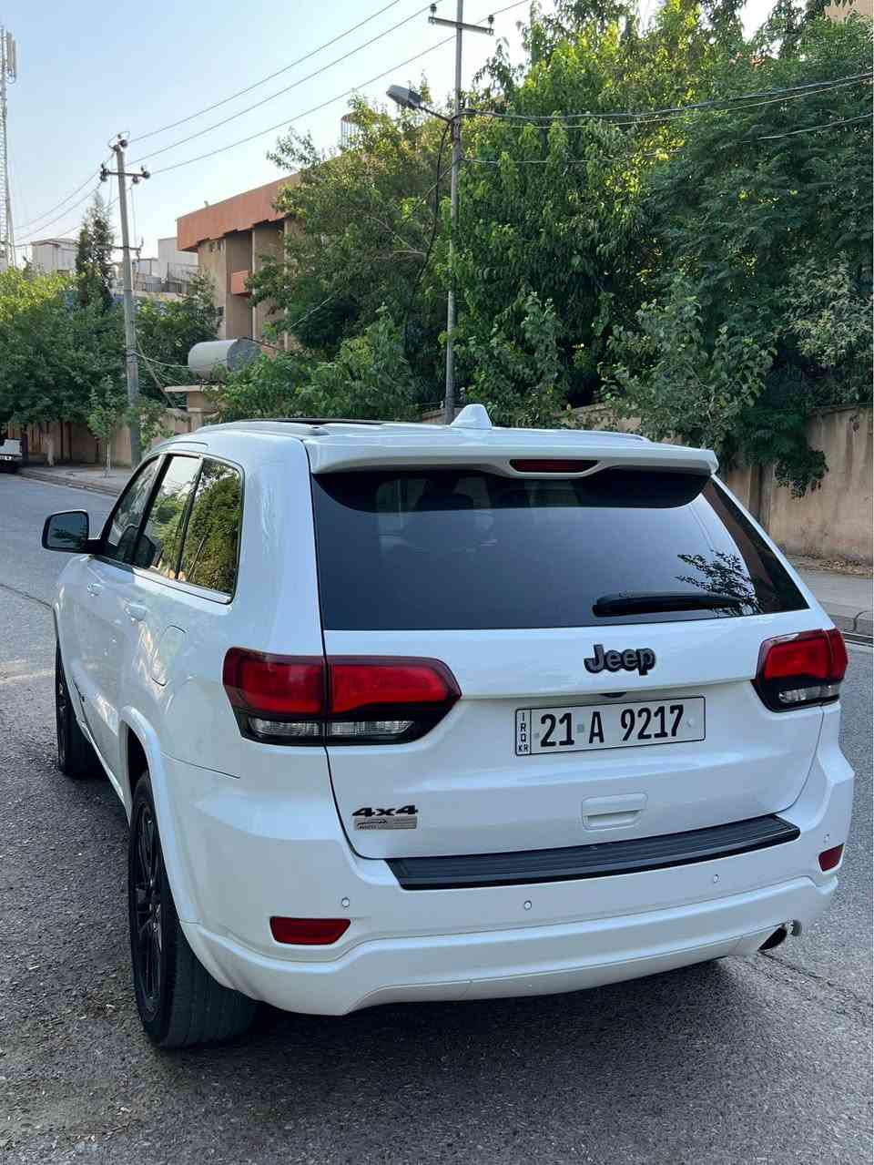 بسم اللە 🤍
Jeep grand cherokee 🇺🇸
ماشاللە ✨
جێب مۆدێل ٢٠٢٠ 
بلاک تۆپ 
شاشە گەورە 
کوشن جلد 
مەکینە ٣.٦ 
سندوق جەک 
دەبڵ ئەکسل 
٤٨ هەزار مایل 
کلین تایتڵ 
بێ بۆیاخ 
تەنها پەلەیەکی بچوکی سەر بۆنیتی بۆیاخە 
لەگەڵ ساردێکی بچووک لەسەر سنەقەکەی
ژمارەی شانسی (1C4RJFAG2LC271292)
نرخ ٢٩٥ گەڵا و معامەلە 
ژمارەی موبایل *********** السليمانية, العراق
