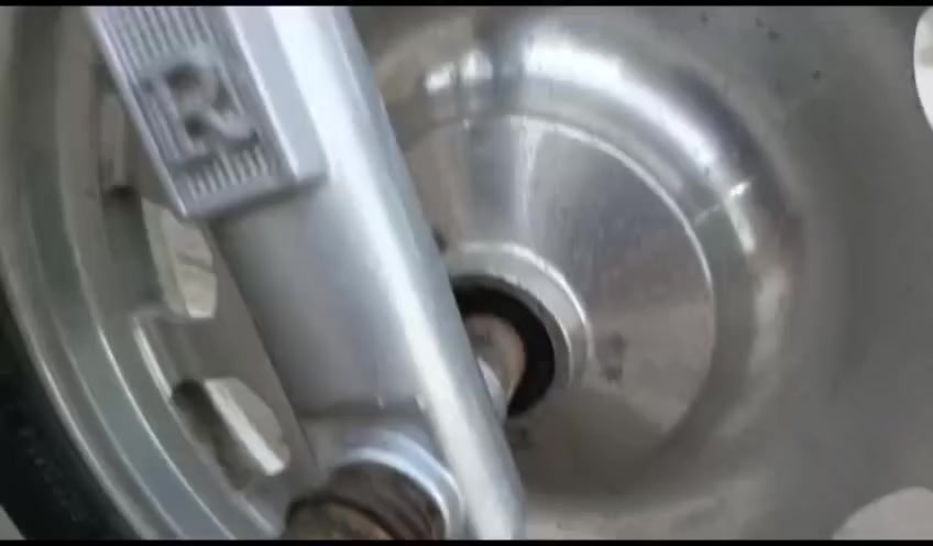 سلام عليكم ستوته البيع وراق صولي موديل21 شاصي مكفول مكينه 25 وتاير 13بل جيس دراجه جاهزه الشغل مكاني سماوي تصال عله رقم ***********سعره 1750 عراضه كله كاملاه دعامة دواسات جاملاقات  موجودات
