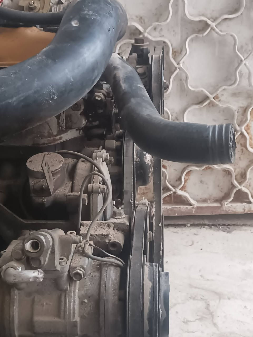 *********** سلام عليكم مكينه فور واي حاويه هيه وتفرعاتها جديده لبيع السعر مليون وربع وبيها مجال مستعجل على بيع كفاله بيها وضمان
