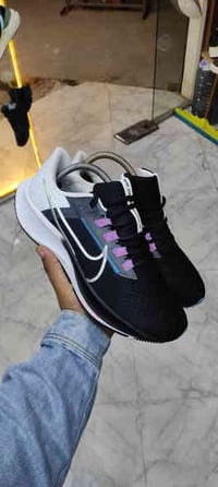 ماستر كوالتي🔥فول نضافة 💯👌 قياس 41 طول القدم 26 سانتيم     توصيل متوفر ...