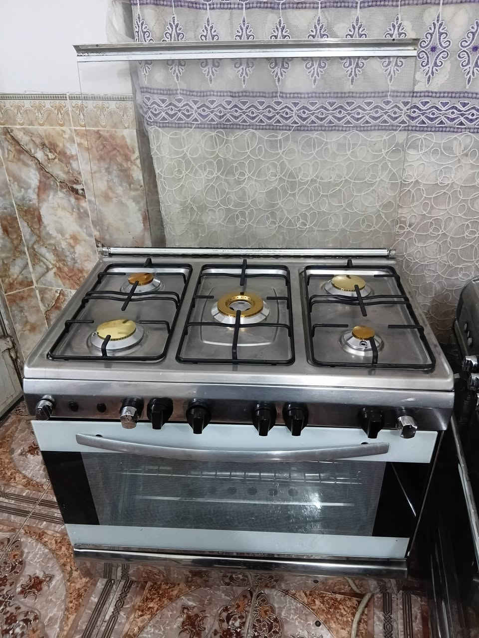 السلام عليكم طباخ نوع فريش مصري الصنع طباخ كلش جديد وحلوو وناره زركه تخبل وسعره مناسب للاستفسار الاتصال على الرقم *********** واتساب
