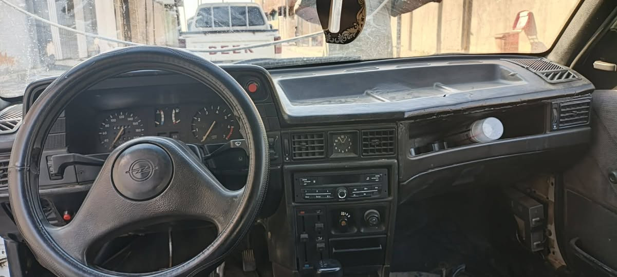 كاديت موديل 91 نضيفه رقم الماني شرط التحويل
مكان الموصل جانب الايسر سعر 30 وبيها مجال ***********.. . . . . . ***********

