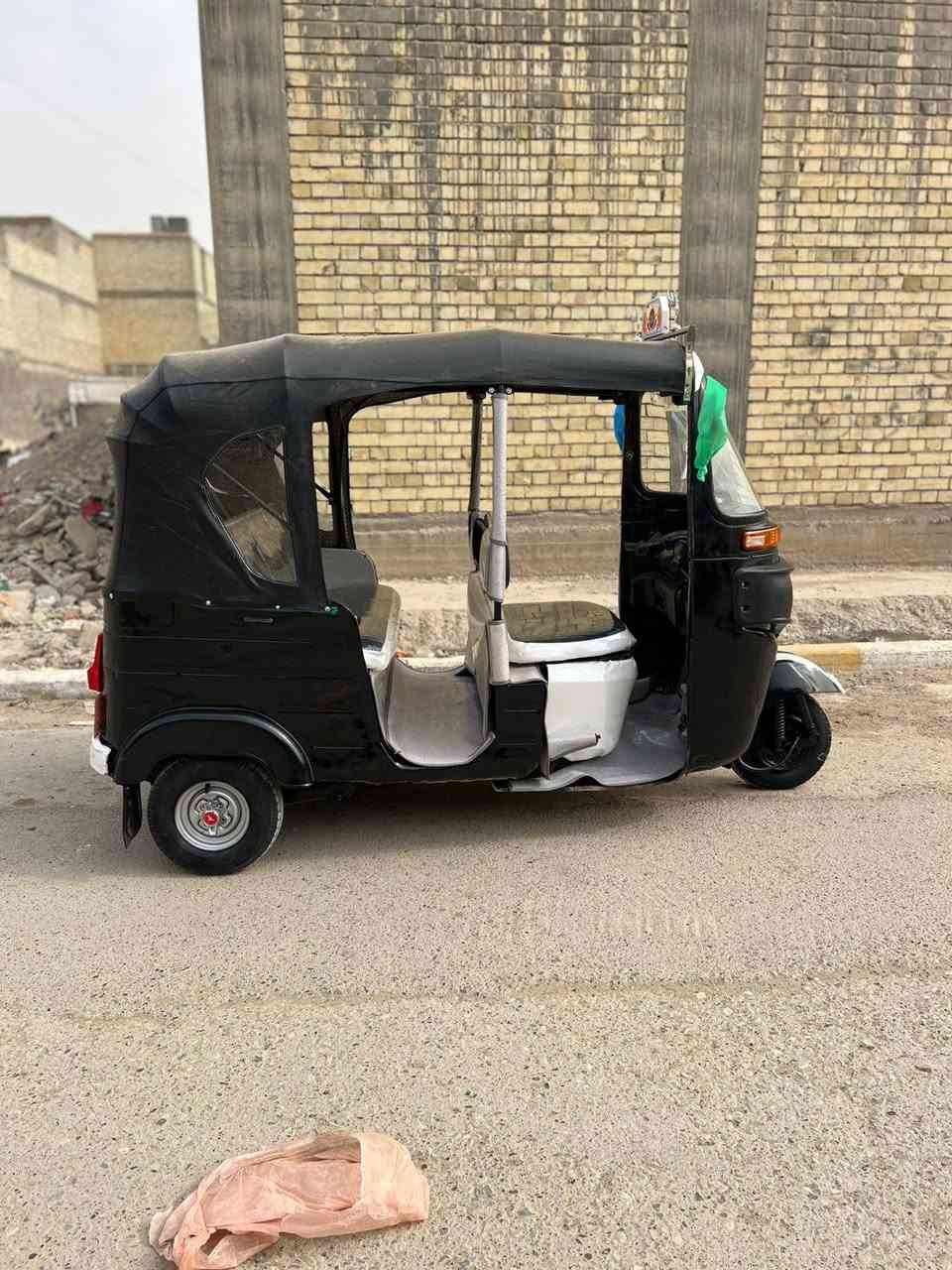 سلام عليكم تكتك لبيع لموديل 2017 شهر9 اوراق كاملات مكينه عشرين تكتك حلوه مال شغل سعر 3500 وبيه مجال لمكان بغداد عبيدي رقمي ***********
