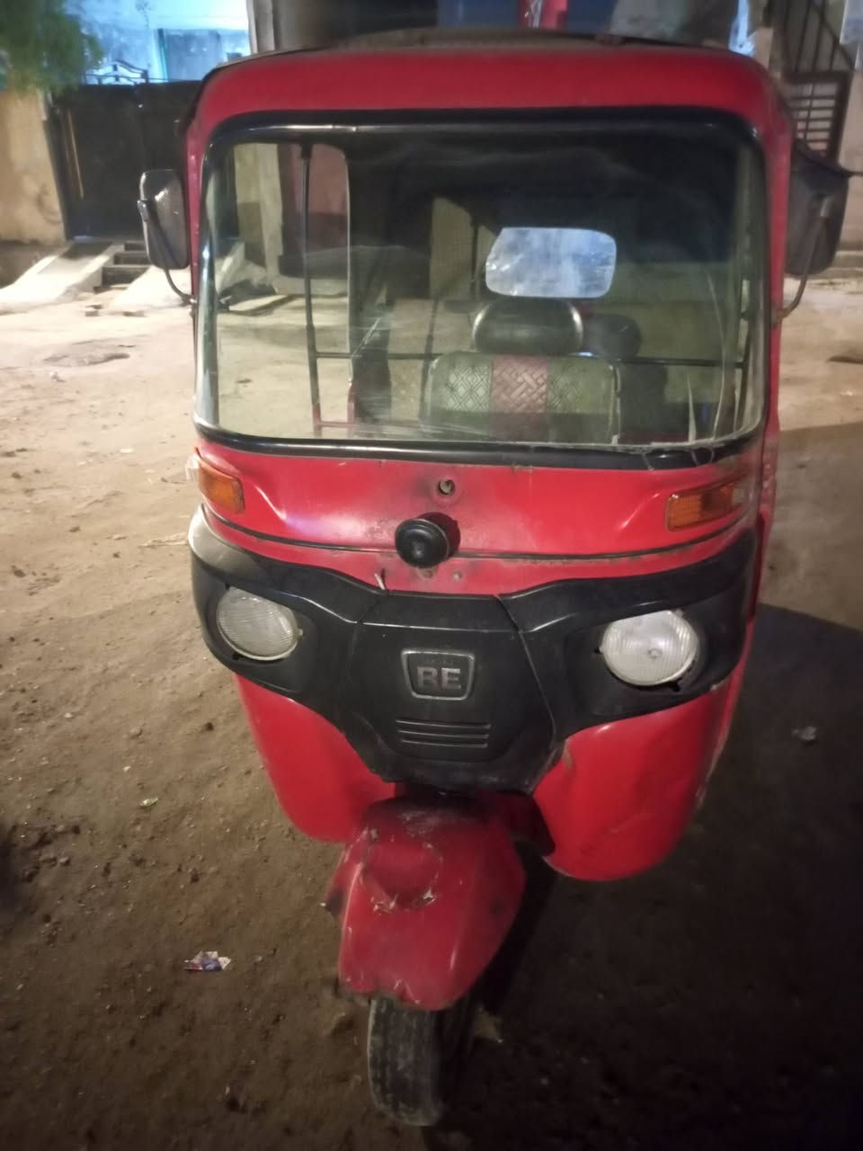 السلام عليكم تكتك باجاج نضيفه اوراق بصره اصولي كهربائيّ كله شغاله سعر 2000 بيه مجال حك جيه *********** مكان بصره
