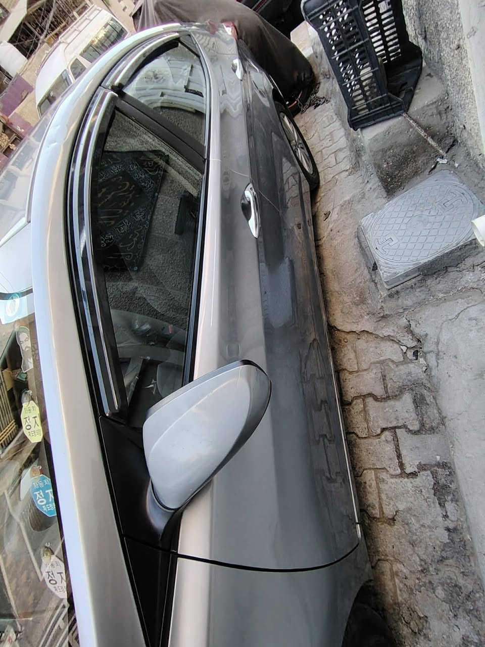 الانتره مديل2016امريكي محرك 2000 رقم بابل انكليزي هزه جدده  سياره نضيفه تبريد خير من الله ،،،ليبل واحد  سياره  بيه جوه الدوسه اليمنه  الامامي  فقط وماشر عليه   عاررضها 98وبيها مجال مكاني بغداد .. ***********
