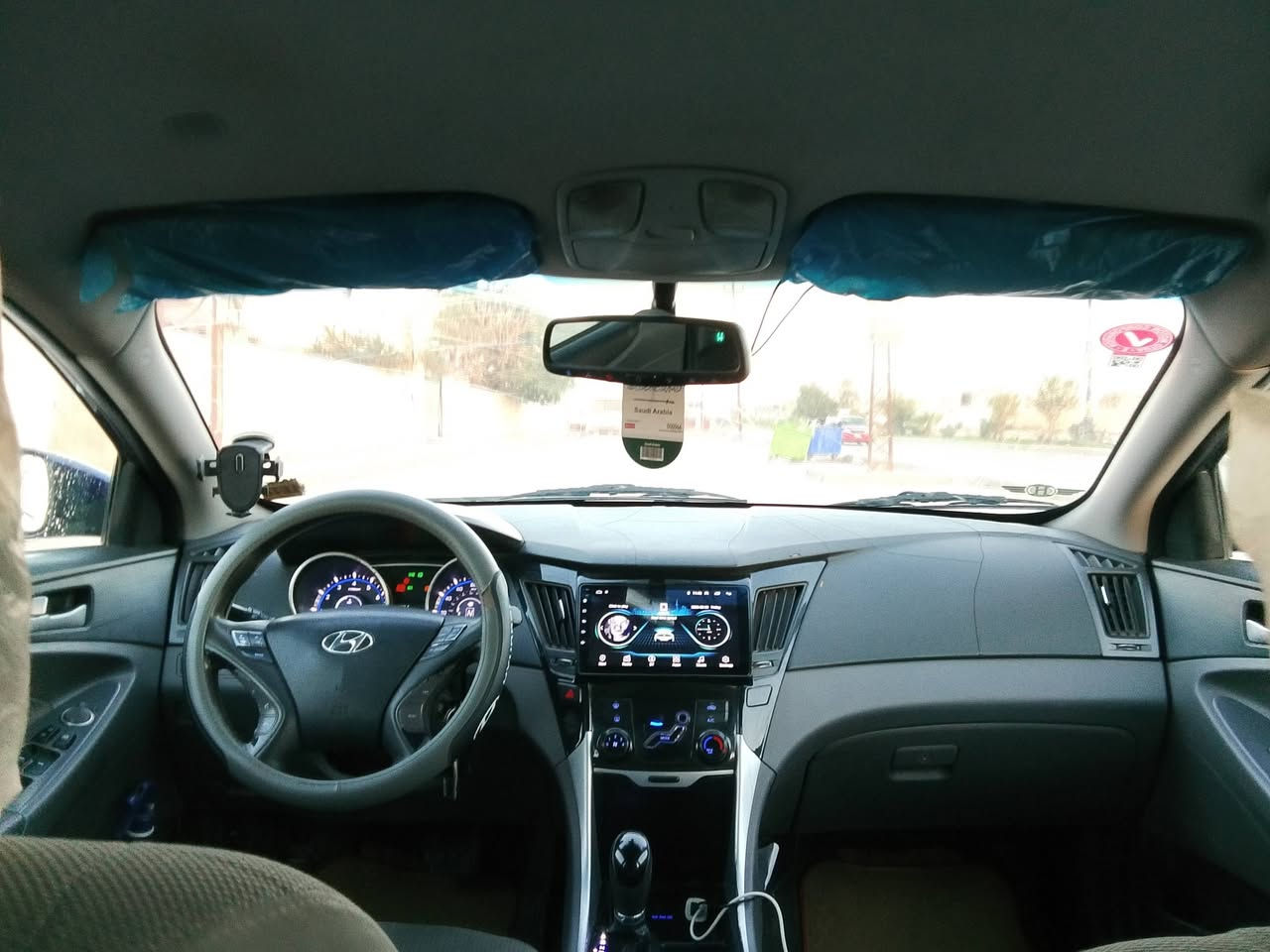 سلام عليكم هونداي سوناتا 2013 وارد أمريكي ضربه السيارة جنطة الخلفية معدل بارد وضربة بالجاملغ الايمن وشخوط باب العبري ورصعات خفيفة اثر حالوب فقط السيارة نص فول
وماصفات السيارة 
1- تحكم استيرن جهتين 
2-كشنات تدفئة تبريد 
3-شاشة كبيرة 
4-ست سماعات 
5- نظام زينون عالي ناصي وضبابي زينون 
6-داش كام أمامي خلفي 
7-كامرة خلفية 
السنوية صاقطة صارلها سبوع مصفرة غرامات كلشي ماعليها فقط السنوية سعر السيارة (110) وبيها مجال بسيط 
مكان السيارة الديوانية 
الرقم ***********
