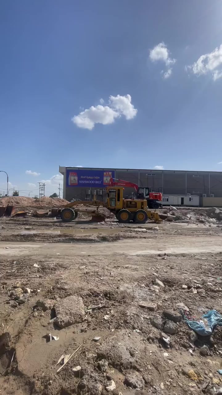 اللهم صل على محمد وال محمد 🪬
دار للبيع 
بناء حديث ٢٠٢٦ 
المساحة ٢٣٠ م طابو زراعي سند ٢٥ ( حله طريق النجف مقابل الامام بكر ابن علي ) 

الواجهة ١٠ م والنزال ٢٣ م 

محتويات الدار ( الطابق الارضي غرفتين + كليدور + استقبال + مطبخ + مجمع صحيات خارجي وداخلي ) 
( بناء هيكل ) 
للاستفسار التواصل واتساب على هذا الرقم ( ***********)
