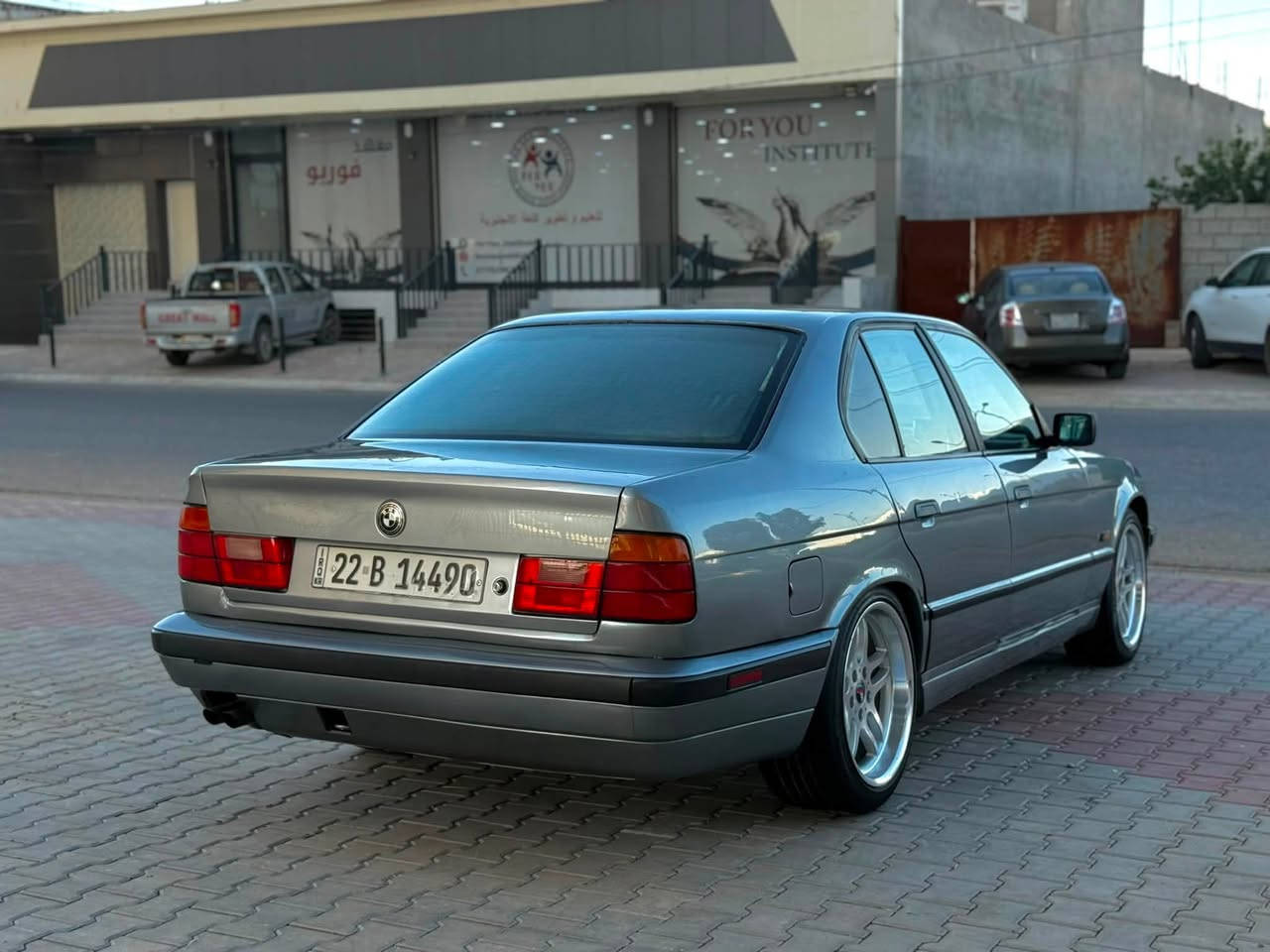 بي ام 525  بيلاد موديل 1993 عل بلاد
شرط كير اوتو شرط  تخم تاير جديد صدر امامي خلفي جديد السيارة بلاديه صبغ جماليه 
شرط رقم اربيل شرط تحويل مباشر
تبريد ثلج ❄️ غرفه جلد لايت زنون 
السعر 68 وبيه مجال شراي خابرني 
مكان السياره كركوك موشراي لادوغني 
رقم موبايل (( *********** ))
