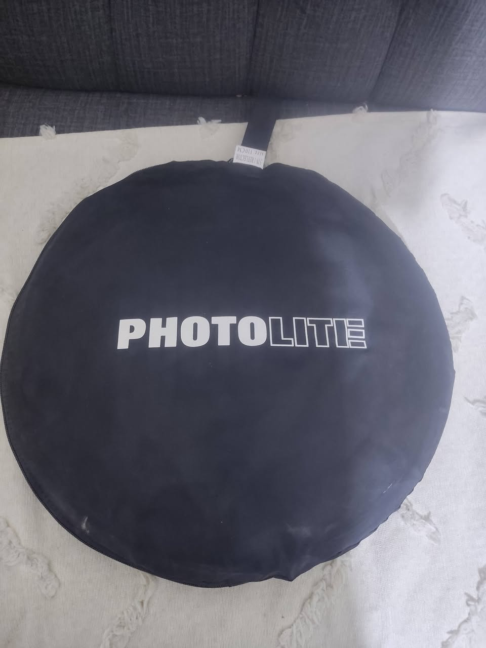 السلام عليكم تفاصيل كاملة اناره مستمرة للكامرة السوني + تفاصيل موضحة بالصور جدد فقط الاناره مستخدمة 1%
البيع شلعة وحده التواصل ع الواتساب غير متوفر ع الفيس 
***********
