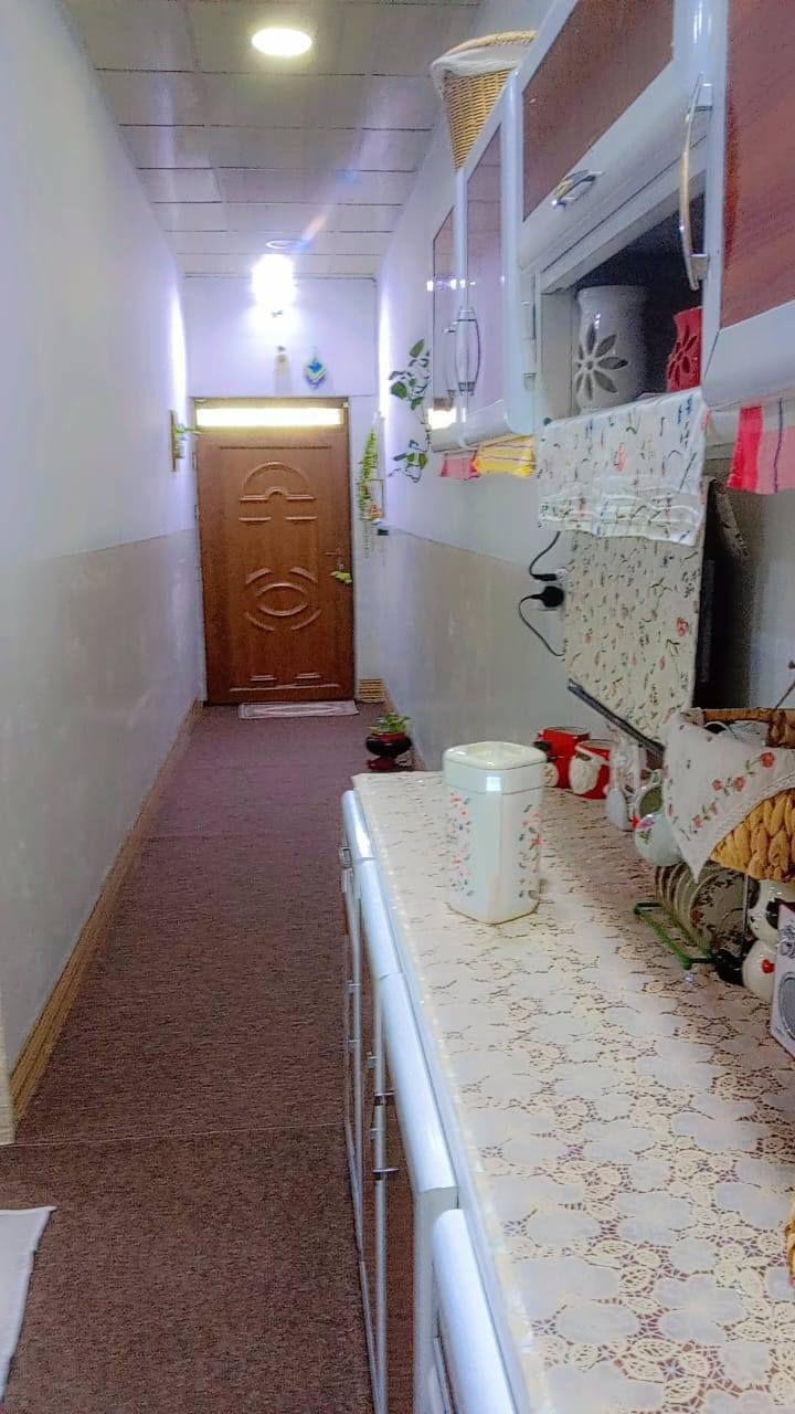 دار للبيع 

دار للبيع فول نظافة
المساحة: 100 متر 
تفاصيل البيت:
• الطابق الأرضي مشيّد وجاهز للسكن

• الطابق الثاني بعد ما مسقوف (بلوت) وقابل للبناء حسب الرغبة
• غرفة نوم
• استقبال
• مطبخ
• صحيات
البيت نظيف وجاهز للسكن
الموقع كلش مميز: كاركوك – حي الأسرة والمفقودين – دور زياد للمقولات السكنيه  قرب صيدلية تولين
السعر: 53 مليون دينار
يوجد مجال

***********

***********
