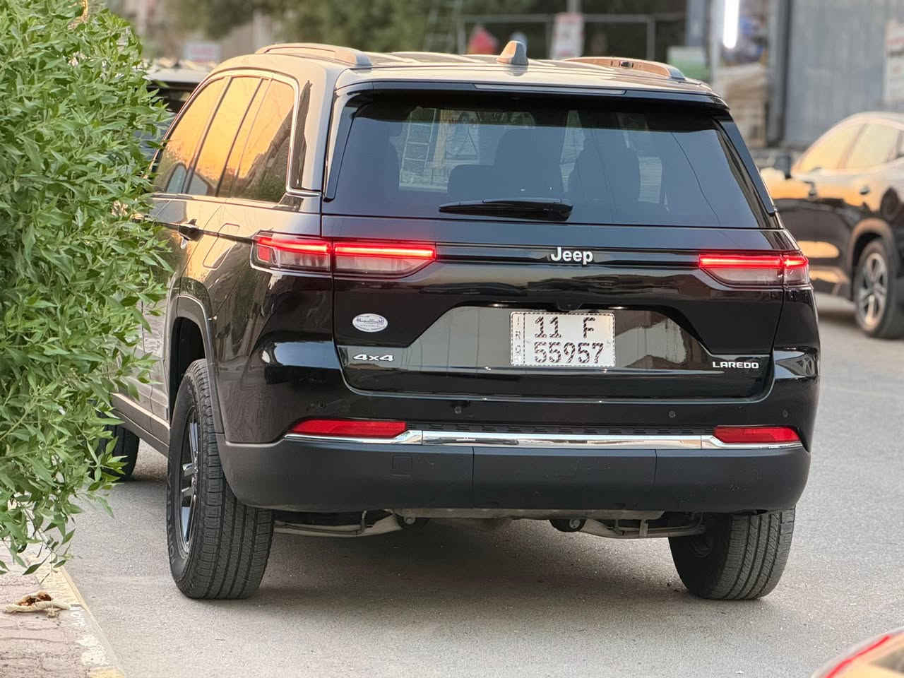2025 JEEP GRAND CHEROKEE, LAREDO 4X4
للبيع فقط… جيب كراند شيروكي لاريدو 2025 | 4X4
5 راكب 
🔥 موديل 2025
🔥 نظام دفع رباعي 4X4
🔥 مظهر رياضي وهيبة على الطريق

الحادث موضح بالصور بدون ايرباك بدون دواخل شاصي لغد سليم 

ماشية 18 الف ميل 

السعر : 275 ورقة 

ملاحظة: السيارة رقم بغداد شهداء 

📍 متوفرة لدى مكتب الليث لتجارة السيارات الأمريكية والكندية

العنوان: بغداد حي القاهرة قرب مستشفى الجنوب 

📞 ***********
📞 ***********
