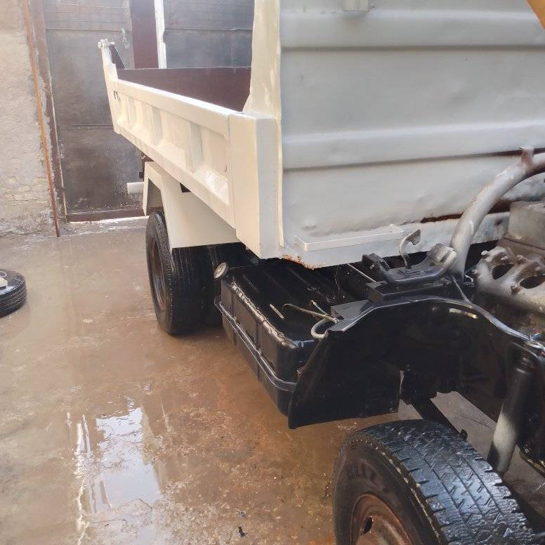 السلام عليكم 
للبيع كنتر عظم موديل 93 
شاصي مكفوال بلادي قلاب مكينه جديدة 
عينه وصينيه جديد 
بدي جدي 
***********
