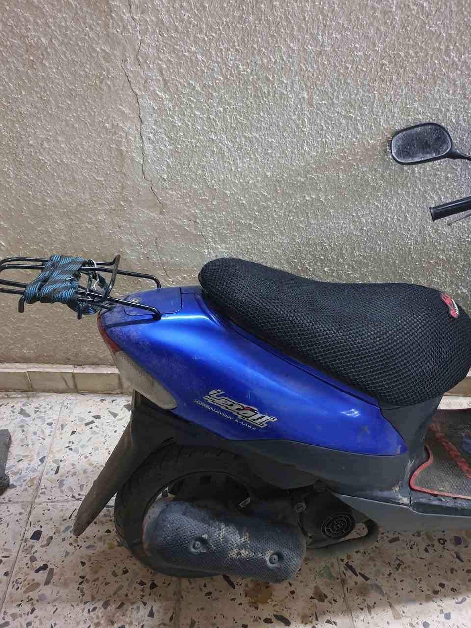 السلام عليكم 
دراجه ٦٠ ساسوكي خفاش كلشي شغال بيها كهربائيات ومحرك مجفت جديد ناعمه ولاتسمع صوتها كابريتر جديدة  ستان جانبي كهربائي حساس 
الدراجه مال بيت وياها غراض احتياط  كلجات جديده امامي وخلفي بالباكيت وكابريتر الاصلية موجوده وياها
السعر ٢٥٠ الف 
العنوان بغداد صليخ ال ٦٠٠ 
للاتصال ***********
