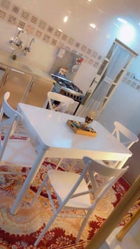 ميز طعام • حي جهاد