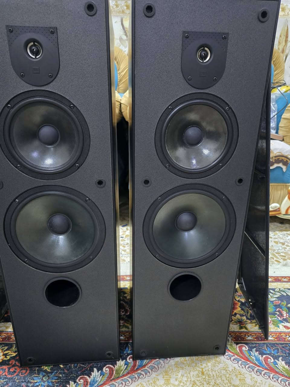 سماعات JBL MR308ll
ارتفاع 82cmعرض. 25cm. عمق 30cm 
8 اوم. 150واط لكل تك سماعة
صنع في امريكا 
للتواصل على الخاص Haider Saif


**إذا كنت صاحب هذا الإعلان وتريد حذفه لأي سبب، رجاءا أرسل رسالة إلى الدعم الفني**