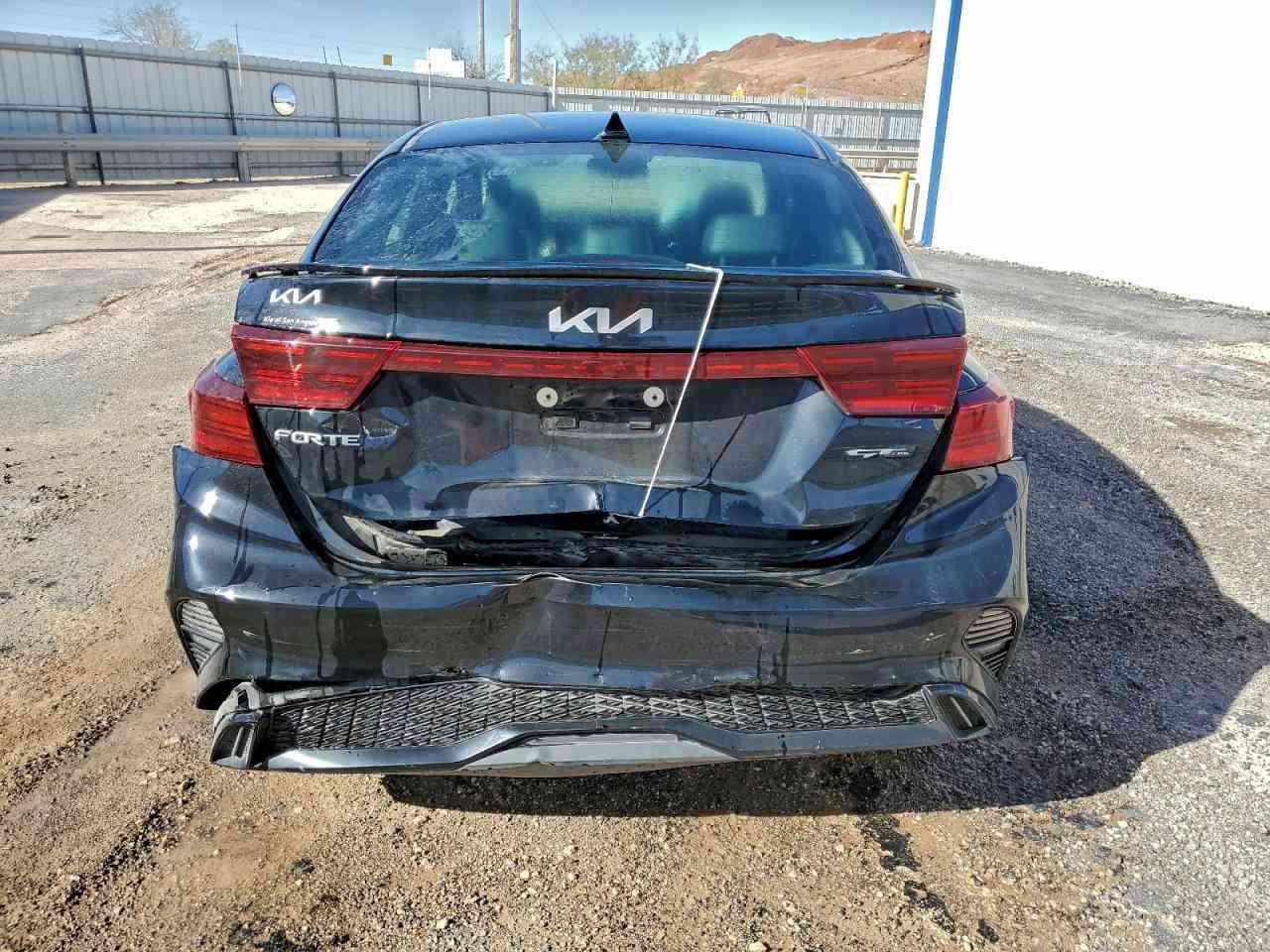 السلام عليكم
فورتي فئة جيتي لاين مديل 2024 مكينة 2000 دوش السيارة فول مواصفات وحادثة مثل ما موضح بلصور يعني مو قوي يعتبر قطعه وحده والي هية البنيد لو يتبدل لو يرجع حار ولباقي بارد السياره حاليا طلعت من المزاد وبلبحر متوجة للاردن لميناء عقبة السيارة للبيع يعني كلشي مدفوع من مزاد وفلوس المكتب يعني اليشتري يستلم عقد ويستلم السيارة من الميناء او يدفع اجور النقل يستلمه بغداد السيارة معروضه ب85 ورقة 
***********
