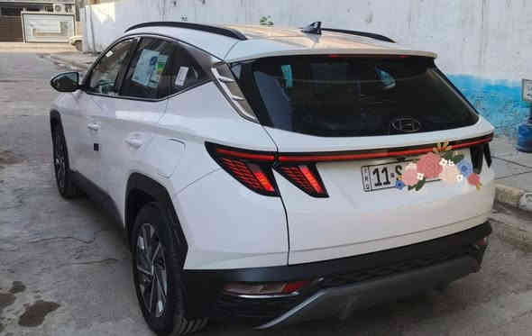 السلام عليكم 
توسان 2023 خليجي شركه الأولى ام ضمان 
مكفوله من صبغ وضربه وتبديل 
برغي ممفتوح بيه شرط الفحص 
ماشيه 17 الف وضع شركه 
فول عدا بنوراما 
السعر 215 ورقه 
رقمي ***********
