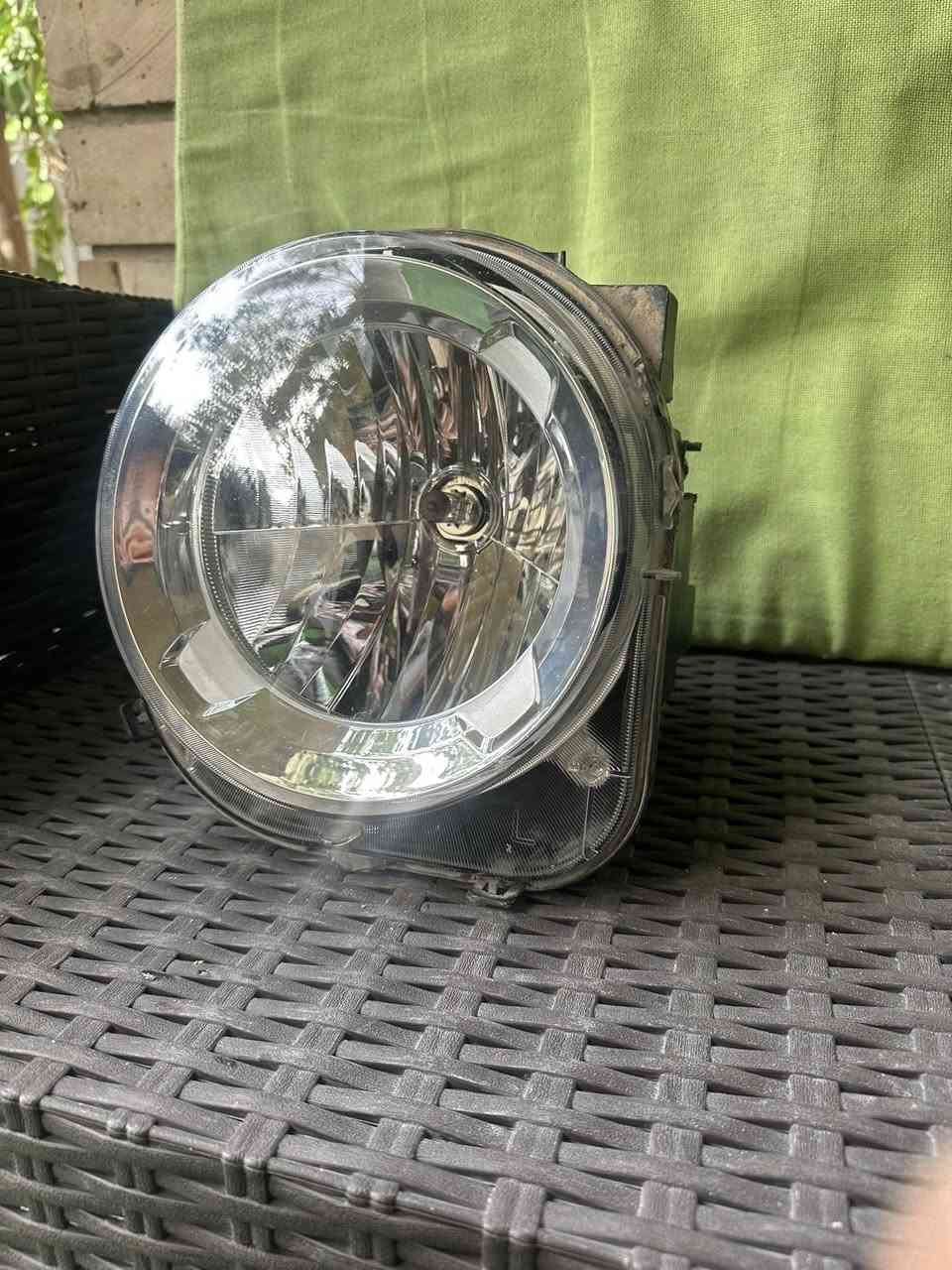 السلام عليكم لايت جيب رانكيد اصلي موديل 2017 2018 جهة اليسار كلش جديد السعر 100 دولار ( ورقه) للاتصال 
***********
