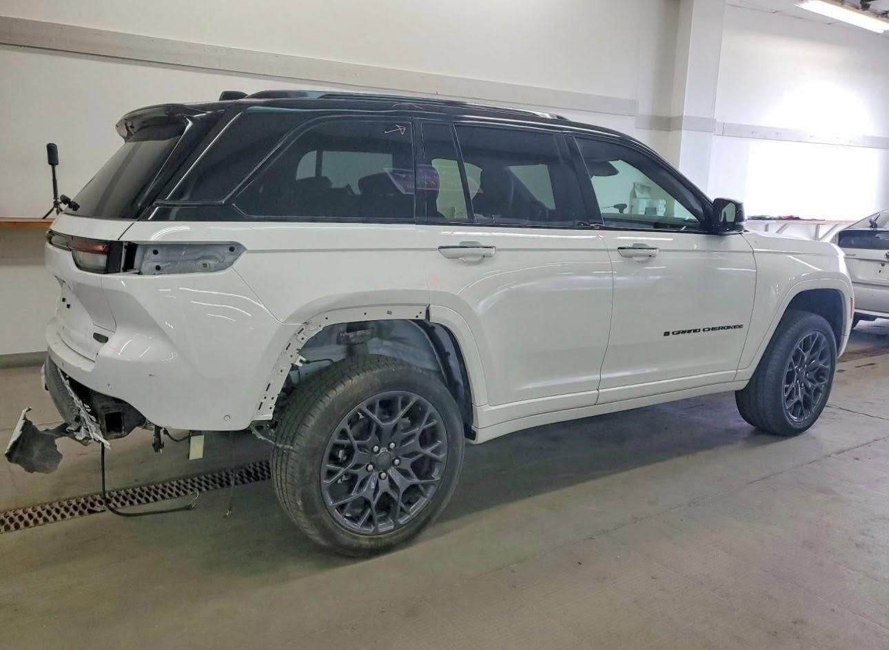 🤍بسم الله على بركة الله 🤍
مزاد السيارة :🚗  جيب كراند شيروكي سومت 2025
الضرر : كما موضح بالصور المرفقة
تاريخ المزاد :: الجمعة  2026/3/27

سعر السيارة :: يحدد في  المزاد 🔒
للمزايدة ولشراء السيارة :: الحضور الى المكتب 💁🏻
مدة الوصول من 50 الى 90 يوم  🚢
عمولة المكتب 200 دولار فقط 
يتم تخليص السيارة عن طريق  المكتب 📑 

الفرع ألاول ألانبار الفلوجة مجاور مطعم حجي حسين 
وليد:***********
يوسف:***********

العنوان الفرع الثاني 
✅رمادي ✅
✅شارع عشرين✅
✅مقابل مطعم كباب الساطور✅
للأستفسار الاتصال على الرقم التالي او مراسلة الصفحة📱
غيث ***********

أوقات الدوام من الاحد إلى الجمعة ⏳
من 4:00 عصرآ  الى 10:30 مساءآ 🕓 

‏#IAAI #iaai 
‏#COPART #copart
#العراق #الفلوجة#الرمادي 
#سيارات
#مزاد_السيارات_الوارد_الامريكي
#مزادات_السيارات #الوارد_الأمر
