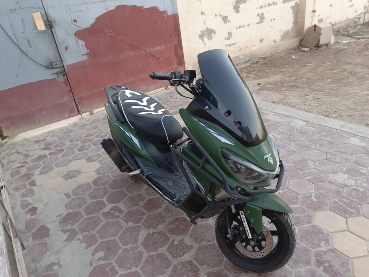 السلام عليكم
دراجه للبيع
صيني موديل 2023
تشتغل بصمه و سويج 
تشتغل عن بعد
هندر سلف 
عداد اكتروني دراجه كامله مابيهه نقص غير 
 جبنه مال دهن ذب فقط
كل نقص غير هاي مابيهه 
مكاني كوت زين القوس 
للاستفسار اكثر 
***********
