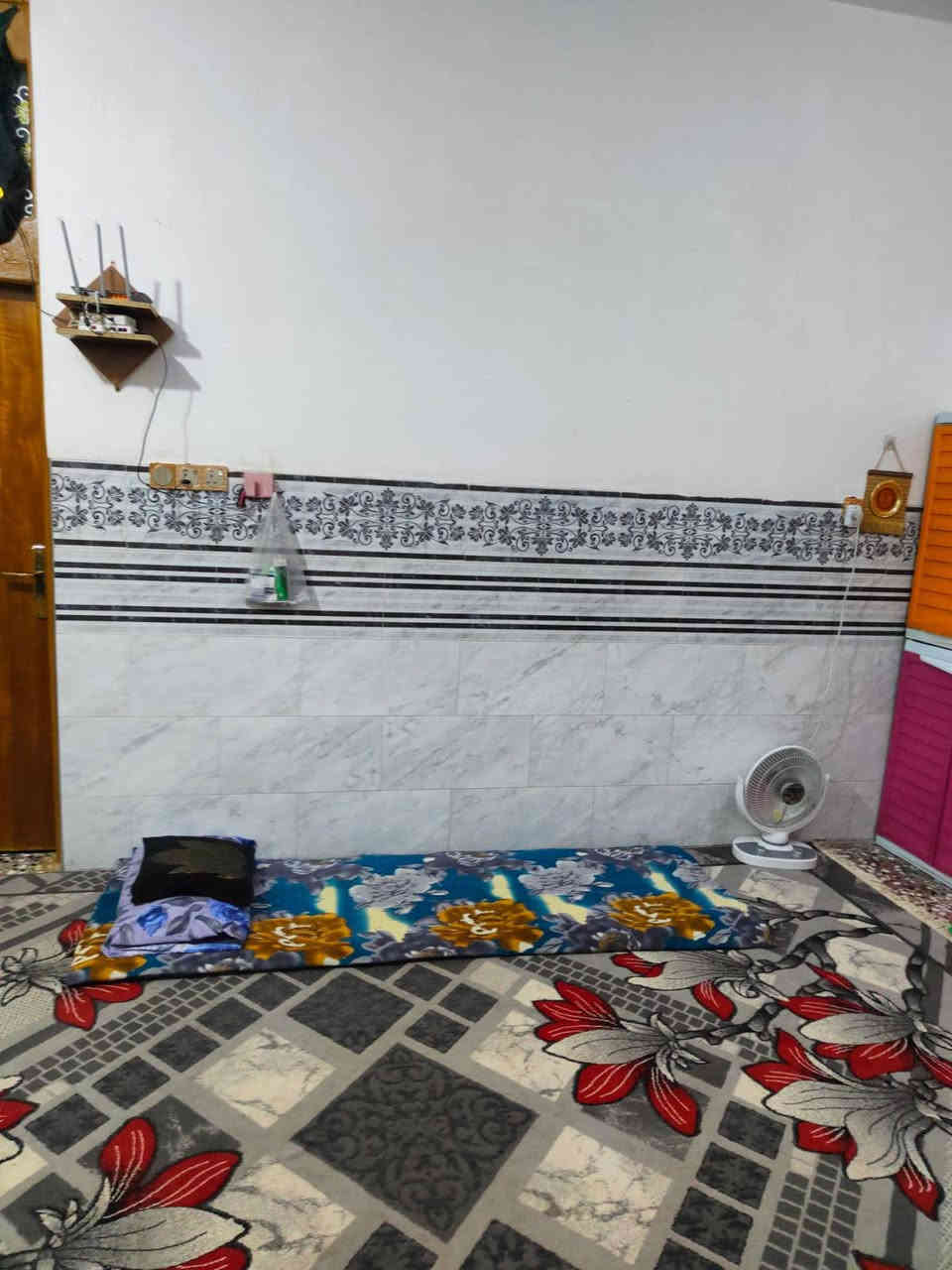 طابو ملك صرف مساحة (150م)  🏘 ركن 

              الواجهة  ( 10م ) نزال ( 15م) 

 بناء حديث جداً طابقين 🏠  2025

#طابق_الأرضي_اول : استقبال، صالة، مطبخ  ،  غرفة منام 1، مجمع صحي داخلي وخارجي ، مناور 2 ، كراج 🚘

#طابق_الثاني :غرفة منام 3 ، صالة   ، بيتونة كبيرة 

الطابق الثاني  عوزة البخ غير كامل 

🌎 #الموقع : بابل ابي غرق حي الحسين / خلف محطة  بانزخانة إليسار 

💶#السعر_خاص / لدينا عروض تناسبا   

#ملاحظة  نستقبل كافة عروضكم ولدينا المزيد من العروض

#للاستفسار_الاتصال_على_الارقام_مكتب 

#عقارات_احمد_عطاالله_آل_منصور _للعقارات _والمقاولات العامة والتصميم الهندسية 

بابل ابي غرق حي الحسين قرب محطة اليسار

رقم الهاتف /  *********** 🇮🇶🌷
