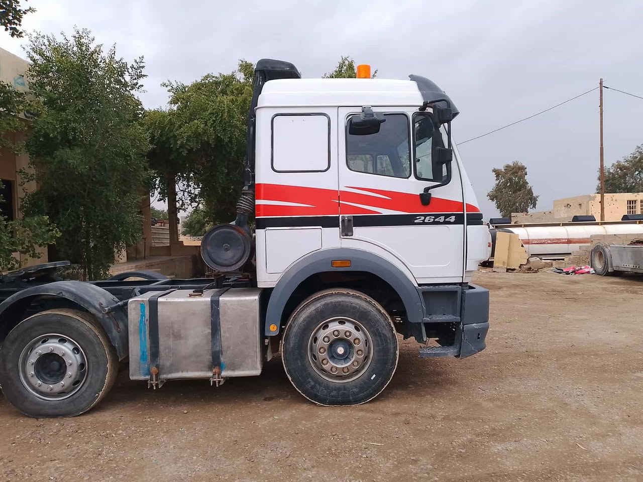 سلام عليكم
للبيع البي كرواتي موديل 96 سنكل امامي حجم 26.44 
حجم  الكير 240 تخم تاير سياره نضيفه بمعنى الكلمه 
رقم نينوى الجديد سنويه لل29 السعر 250$ وبيه مجال 
مكانه فلوجه المعارض 
الاستفسار الاتصال ***********
***********
