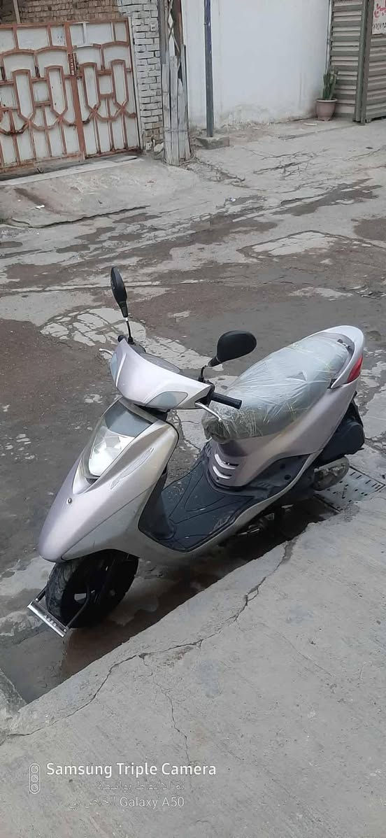 دراجه ابريز دسك دراجه مال ربه مكفواله كافله عامه مكاني البلديات شارع 30 رقم الهاتف ‏‪0771 635 2062‬‏ سعر الدراجه 900وبيه مجال
