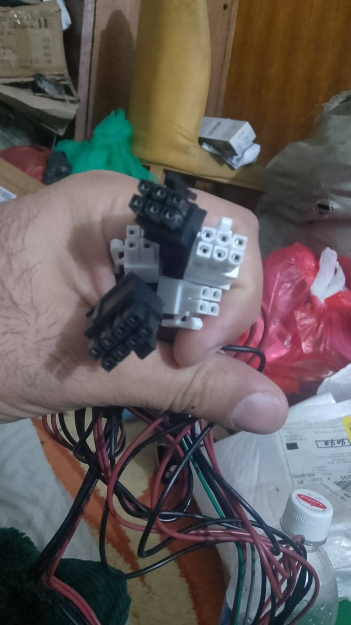 السلام عليكم سعر 135 بيه مجال 
📢 باور سبلاي Dell أصلي.. نظيف وشغّال لوز! 🖥️
لأصحاب حاسبات Dell المكتبي (SFF)، إذا باورك عطل أو تريد تبدله بقطعة أصلية ومضمونة، هذا الباور هو الحل:
✅ أصلي 100%: قطعة بلاد من شركة Dell العالمية.
⚡ أداء مستقر: طاقة حقيقية (180 واط) تحمي بورد حاسبتك من الحرق.
❄️ تبريد هادئ: مروحة ذكية وما تطلع صوت مزعج.
🥉 كفاءة عالية: حاصل على شهادة 80 PLUS Bronze (اقتصادي بالكهرباء).
مناسب لموديلات OptiPlex (3050, 5050, 7050) وغيرها من الفئات المتوافقة


**إذا كنت صاحب هذا الإعلان وتريد حذفه لأي سبب، رجاءا أرسل رسالة إلى الدعم الفني**