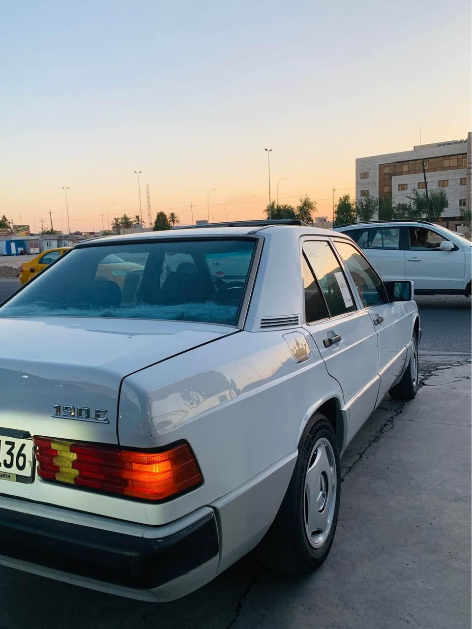 مارسدس ١٩٠ موديل 1989 رقم سليمانية محرك ونجي 
كير وً محرك شرط تبريد تدفئة خير من الله كهربائيات شرط لايت زينون سلايت طكتين صاحبها موجود بكلار شرط التحويل سيارة نضيفه و جديدة خير من الله احلى من الصور ما بيها مصرف دينار واحد بس سنويه نافذه قبل شهرين مكان السياره كركوك سعر 55 و بيها مجال بسيط 
للاستفسار و التواصل الاتصال على الرقم 
***********
*********** كركوك, العراق
