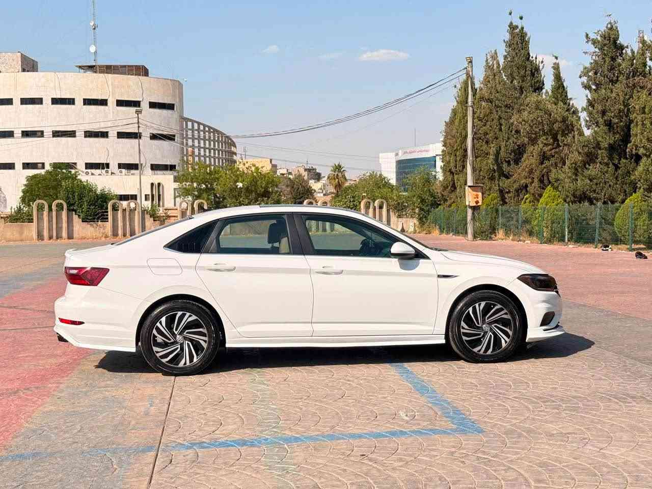 سه ياره جيته موديل 2020  SEL قه پات مواسه فات سه ياره كه ته نها بونيتى بوياغه به بى ناو گرتن گير مه كينه كاره بايي هه مووي به شه رت ره قه م سه نه وى هه مووى نويه به ناوى خومه هه موو گيانى به شه رت سعر 160 كه ميك معامله ره قه م موبايل *********** أربيل, العراق
