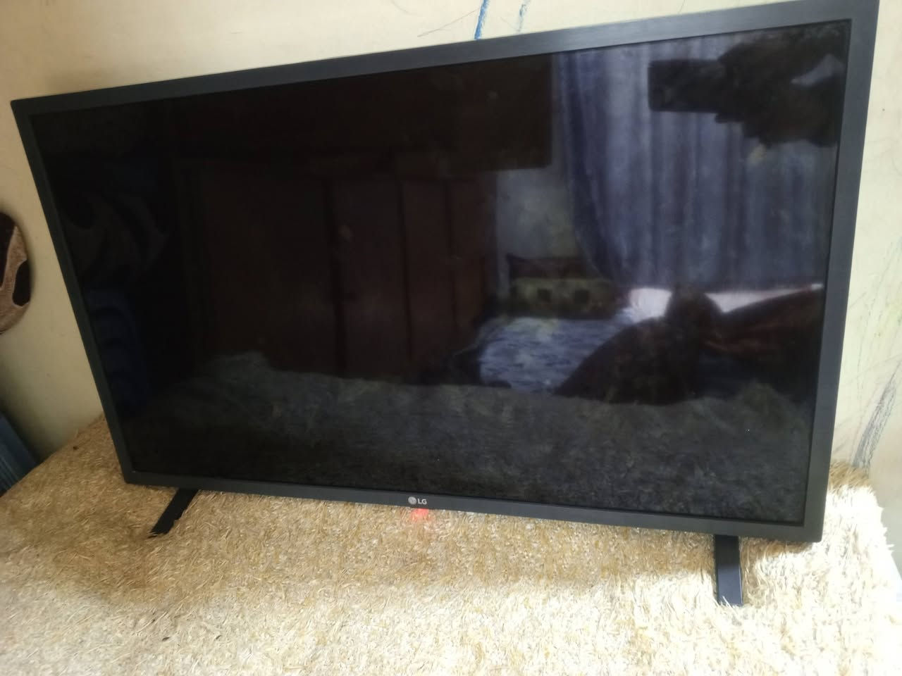 سلام عليكم تلفزيون ابو النت حجم 32فول نضيف مستعجل علئ بيعته سعره 75الشراي يتصل ***********
