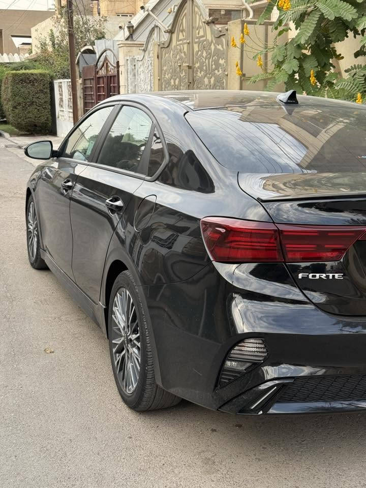 Kia forty gt line 2024
فورتي 2024 جيتي لاين محرك 2000 دوش فول مواصفات فتحة و رادار امامي وخلفي ونقاط عمياء وسايد بريك بصمه واوتو هولد وشاشه جبيره وتشغيل عن بعد وباقي المواصفات معروفة ماشيه 42 ميل بدون صبغ وبدون ايرباك بيهة بس مكانات بارد فقط 
السعر : 165 $ وبيهة مجال للتواصل ***********
