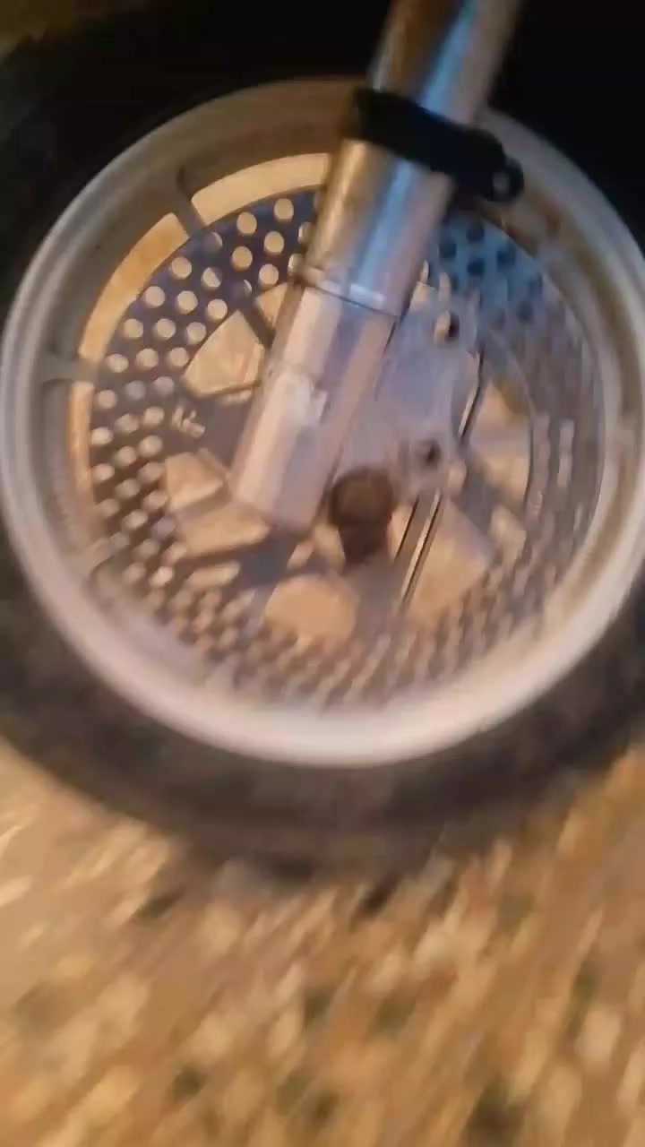 دراجه تخبل مكينه بلاديه بيه ستاند رياضي صالنصه مال  صجمي سلف بلاد يدات مال تفصيخ دبل امامي قزم اصلي دبل خلفي مال تفصيخ اصلي دراجه من كل نواحي تخبل مكينته حلوه بس بيه كلج امامي تعبان يحتاجله تبديل مكاني دوره سعر 350قفل تواصل وياي عل فيس موجود ***********وهاذ رقم متواجد واتس اب فقط
