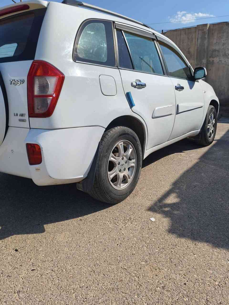 السلام عليكم من رخصة الادمنية المحترمين 
للبيع شيري تيكو ٢٠١٣ بغداد ماشية ١٥٠ الف كم جاهزه مابيها حادث تبريد شغال راديترات جدد كهربائيات شغالة تخم تاير بيها قطعتين صغيره بارد بدون صبغ و معجون شرط تحويل كير كهربائي جيد جدا ومكينه نظيفة السعر    ٥٣ $ وبيها مجال قليل للاستفسار *********** / *********** مكان بغداد واسف للاطاله
