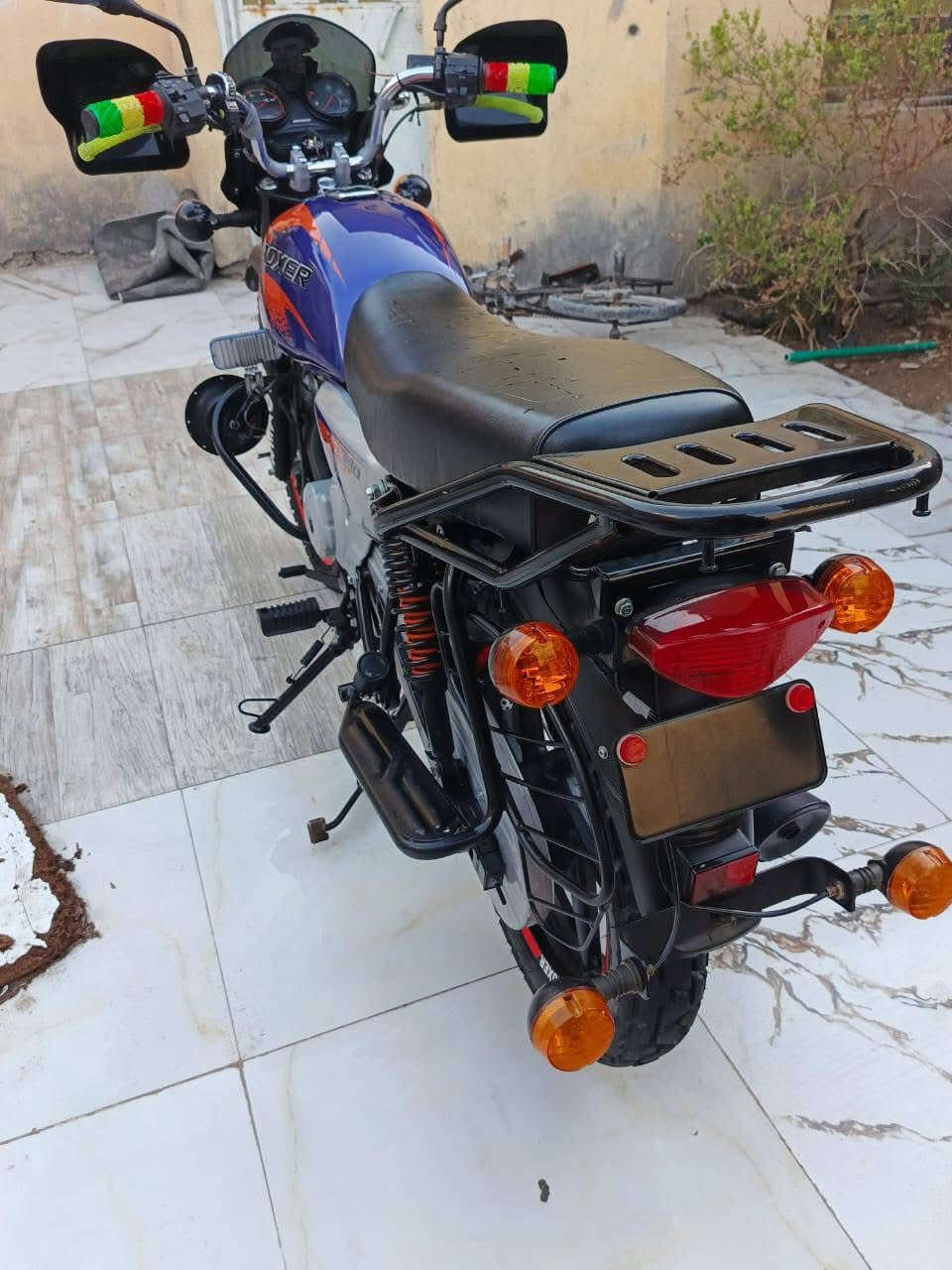 موديل 23 بسعر مليون 350
والله نضيفه مابيهه شي بسَہ محتاج فلوس 
تواصل / ***********
