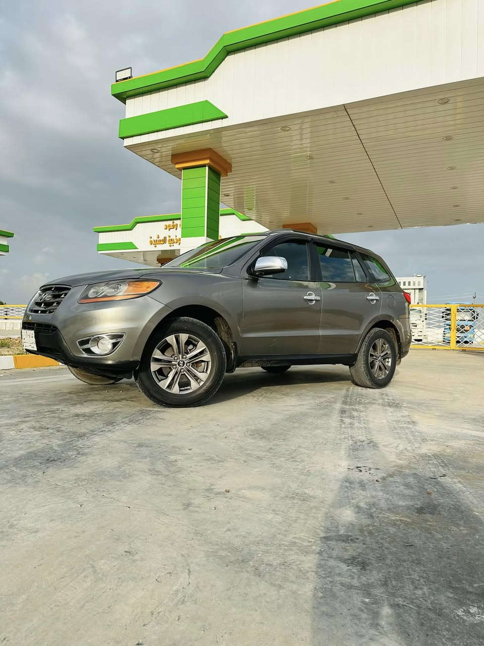 السلام عليكم 
سنتافي 2011 اللون فيلي 
محرگ 6 سلندر 
وارد أمريكي حادث جاملغ جهت السايق 
وشبر من البنيد وشويه من الباب 
المواصفات نص فول..!
كشتات تدفئه تبريد 
فور ويل 
كأميرا 
تحكم ستيرن 
5 راكب 
وبقيه المواصفات المعرفه 
رقم كربلاء مشرع وطني بسمي
سعر 140 وبيه مجال حك الجيه 
لاتصال ولاستفسار
***********
