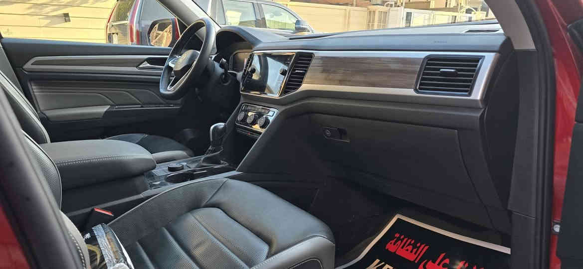 السلام عليكم 
فولكس واجن اتلاس 2023 فئة SEL 
السيارة محرك 6 سلندر سعة المحرك 3600 CC نظام الدفع AWD  بانوراما لايتات زنون عدسة متحركة اربع جهات كراسي جلد ذاكرة وكشن الوسط منفصل VIP سستم صوت ودمام خلفي التصليح درجة اولى صبغ بنيد وجاملغ بدون تبديل والراديترات وغاز التبريد مملعوب بيهن السيارة دخول وترقيم جديد رقم اربيل وبأسمي  السعر (290) $ للاستفسار ***********
