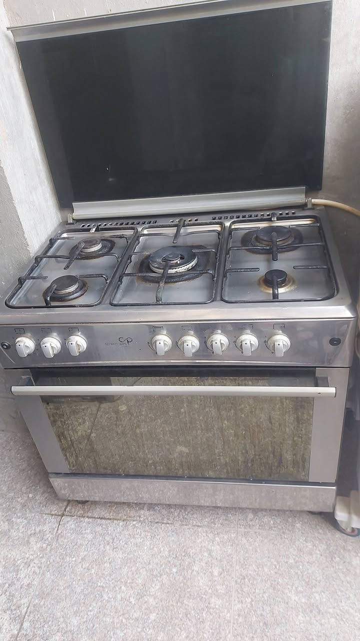 طباخ نوعيه ممتازه استخدام قليل مكفول من كلشي ناره حلوه اي كسر مابي اريده 175عنوان كربلاء ***********
