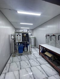 منظومة ماء 1000 ع الساعة نصف اوتوماتيك مستعملة قليل جدآ للبيع لعدم الت...