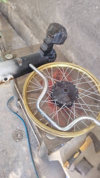 قطع غيار سيارات • للبيع